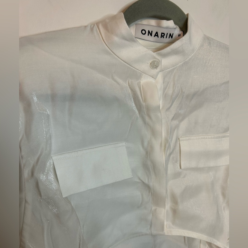 Nwt Onarin Mr. Mandarin White Metallic Cropped Button Down — image 8 of 8